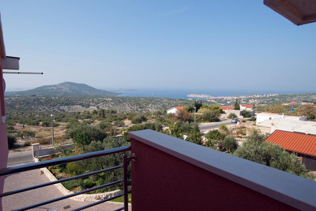 Apartments Marinic Primosten Ruang foto