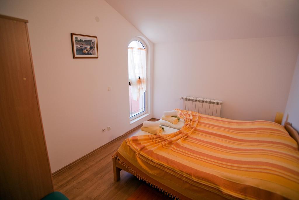 Apartments Marinic Primosten Ruang foto