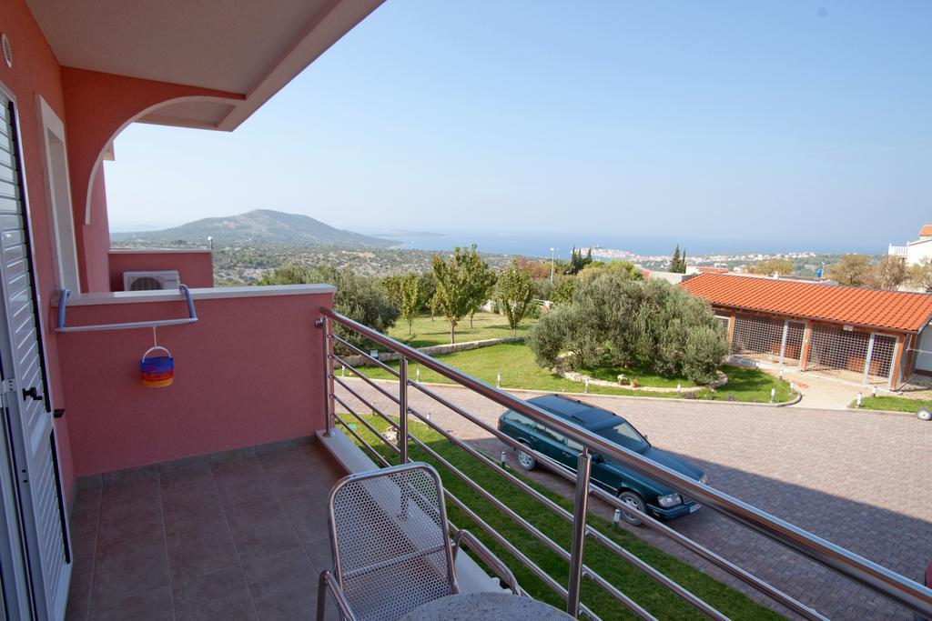 Apartments Marinic Primosten Ruang foto