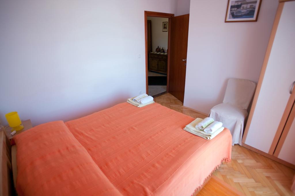Apartments Marinic Primosten Ruang foto