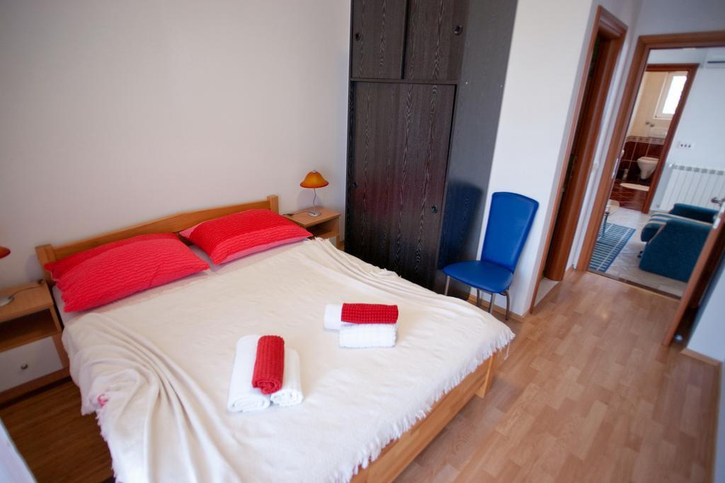 Apartments Marinic Primosten Ruang foto