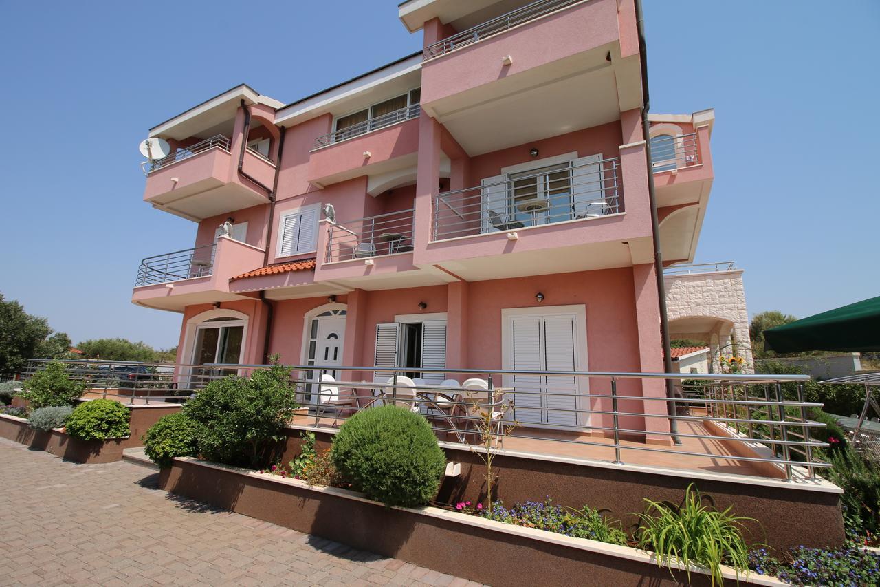 Apartments Marinic Primosten Bagian luar foto