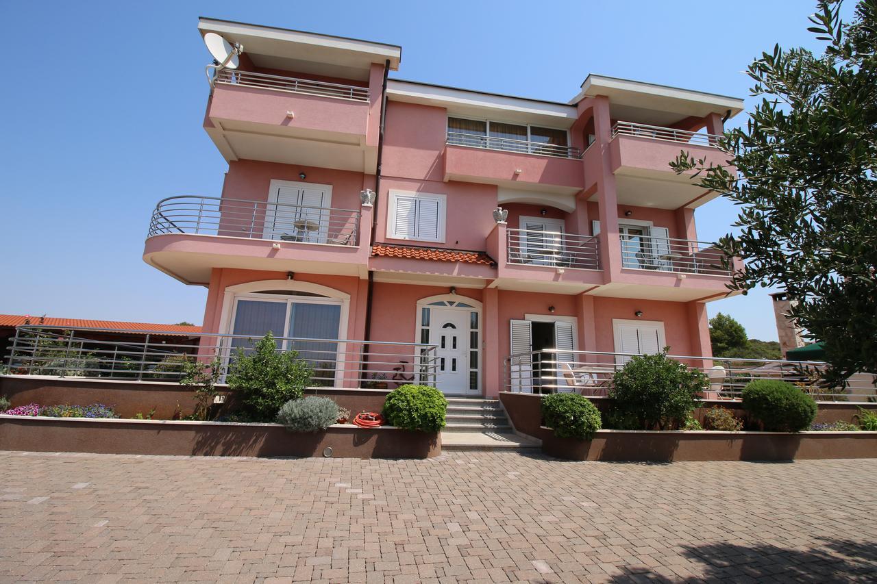 Apartments Marinic Primosten Bagian luar foto